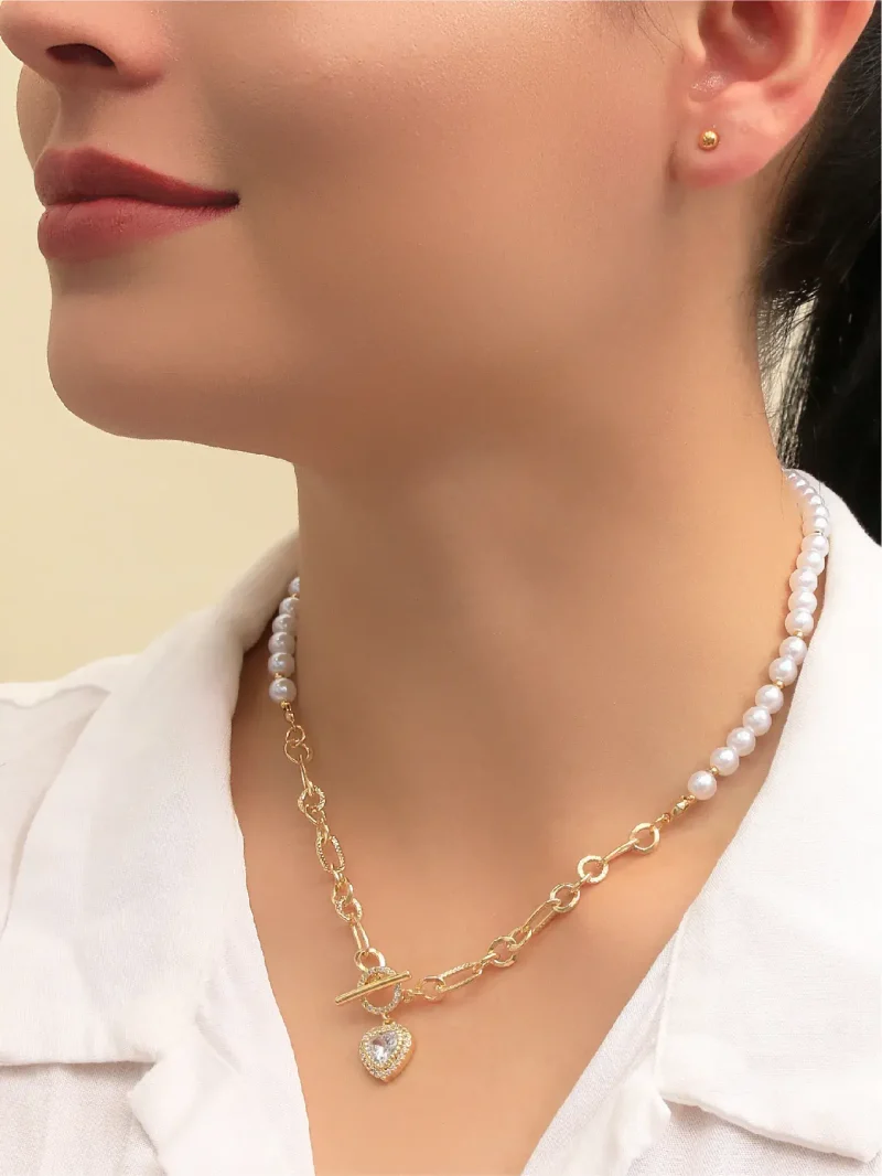 Collar dorado en baño de oro 24k, con Brazz by Roel puedes emprender