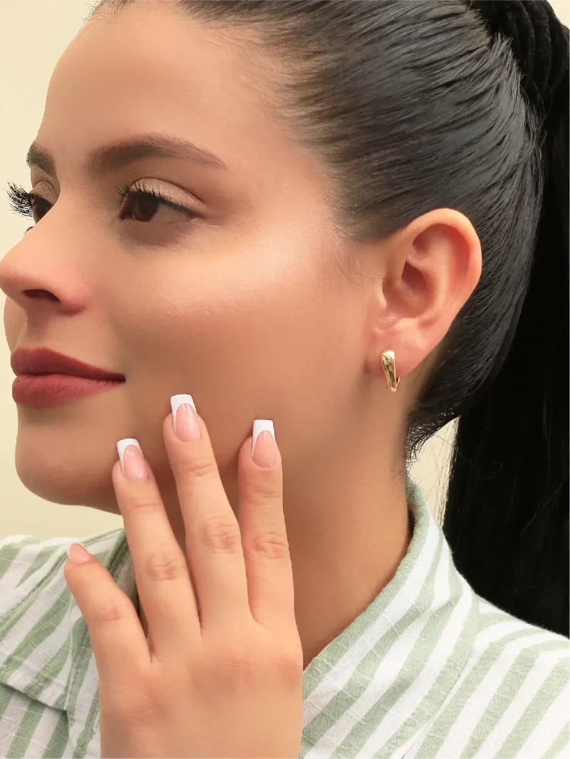 Arete dorado con baño de oro 24k, con Brazz puedes emprender con nuestros precios mayoristas, marca Brazz by Roel