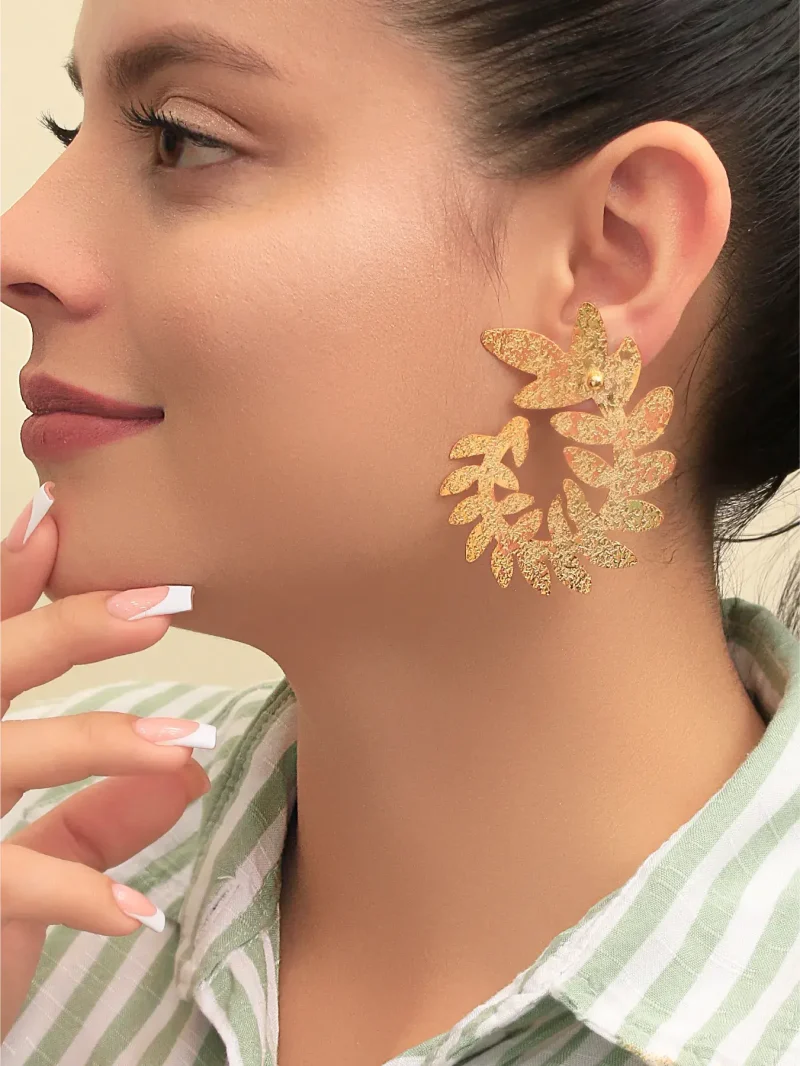 Arete dorado con baño de oro 24k, con Brazz puedes emprender con nuestros precios mayoristas, marca Brazz by Roel