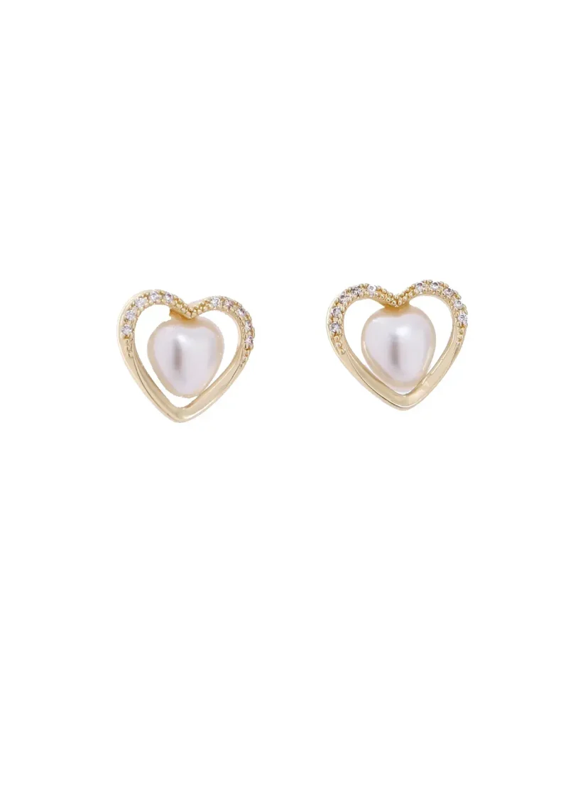Arete dorado en forma de corazón con circones. Marca Brazz by Roel