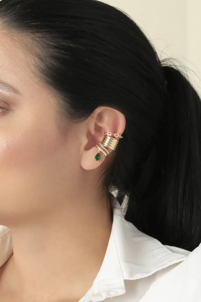 Earcuff Dorado en baño de oro 24k. Marca Brazz by Roel