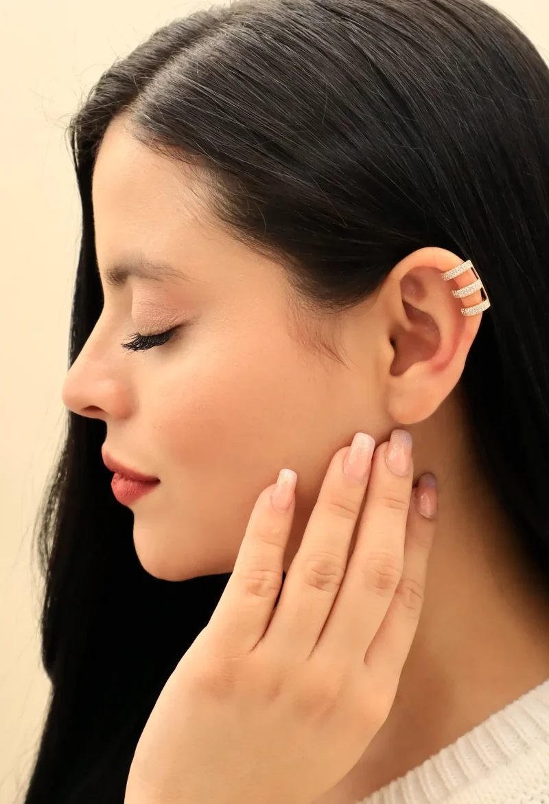 Earcuff dorado triple, en baño de oro 24k, marca Brazz by Roel