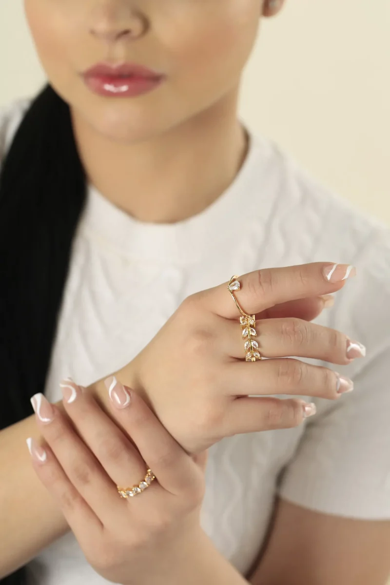 Anillo, en baño de oro 24k marca Brazz by Roel
