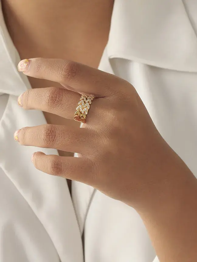Anillo, en baño de oro 24k marca Brazz by Roel