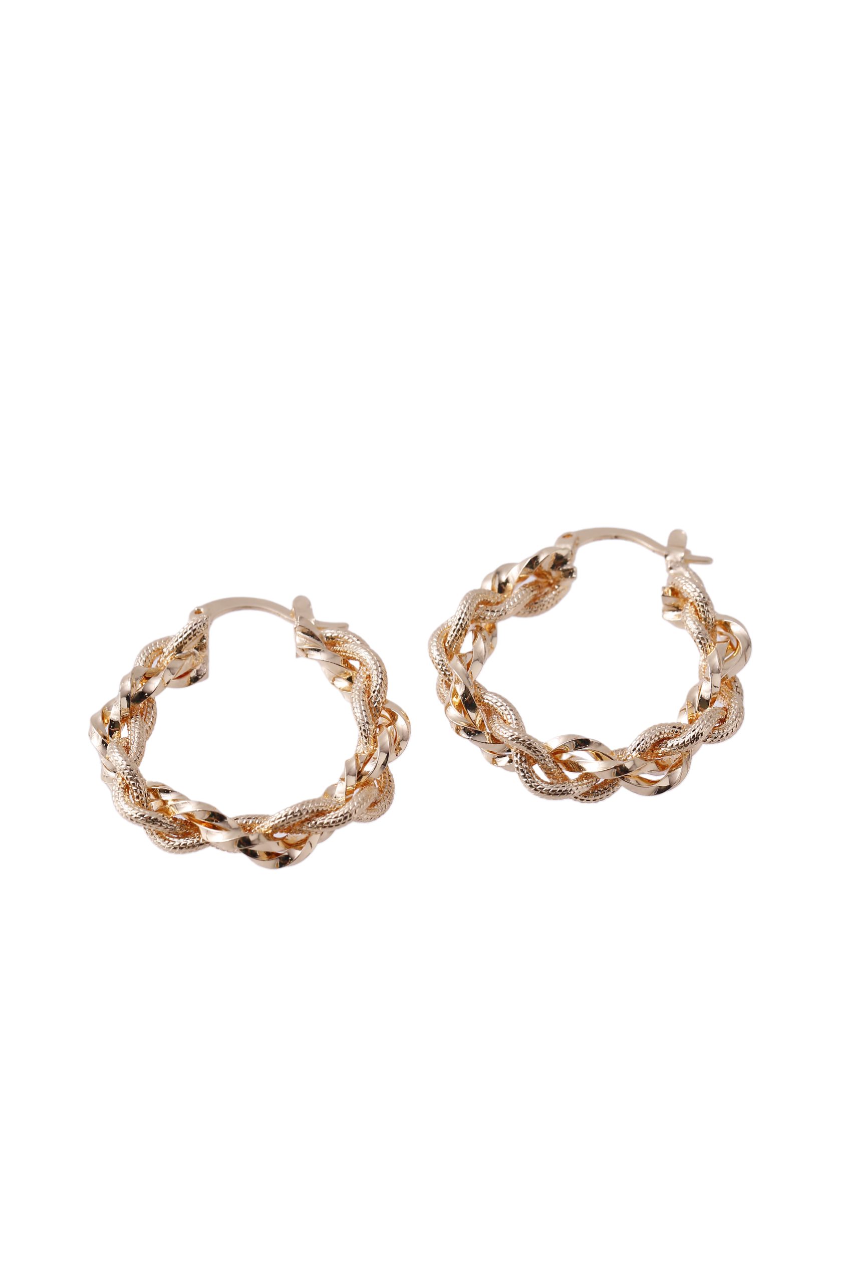 Candonga Dorada Trenzada, En baño de oro 24k. Marca Brazz By Roel.