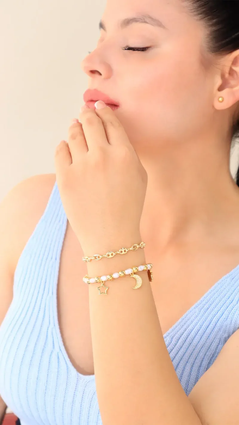 Pulsera dorada, en baño de oro 24k marca Brazz by Roel