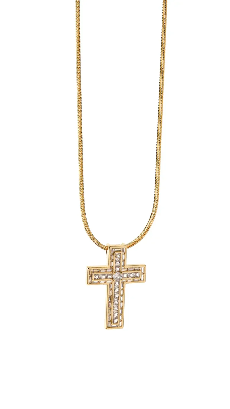 Collar dorado , en baño de oro 24k marca Brazz by Roel