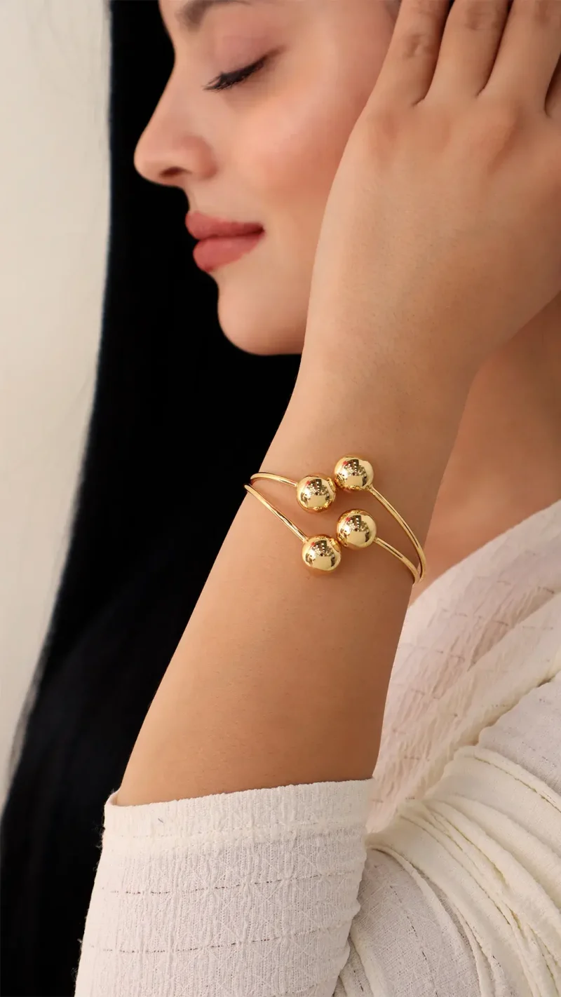 Pulsera dorada, en baño de oro 24k  marca Brazz by Roel