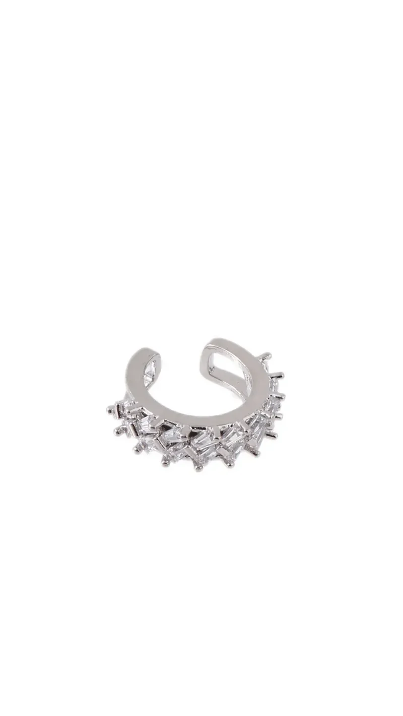 Earcuff plateado, en baño de rodio marca Brazz by Roel