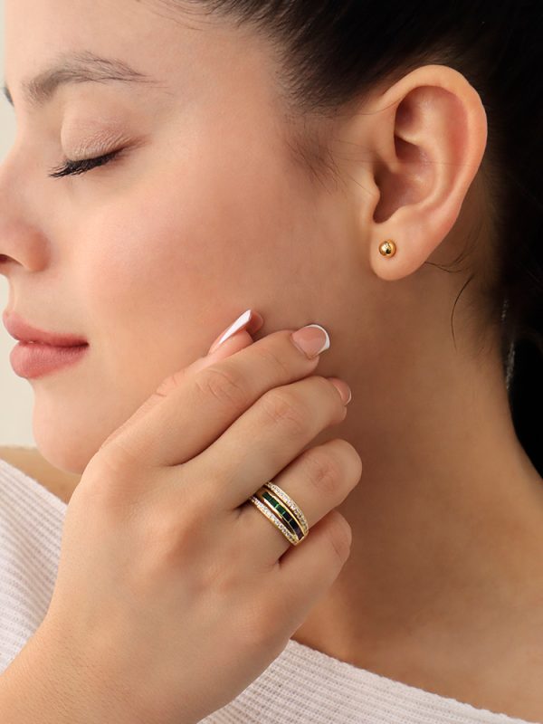 Anillo Multicolor/ En baño de oro 24k. Marca Brazz By Roel.