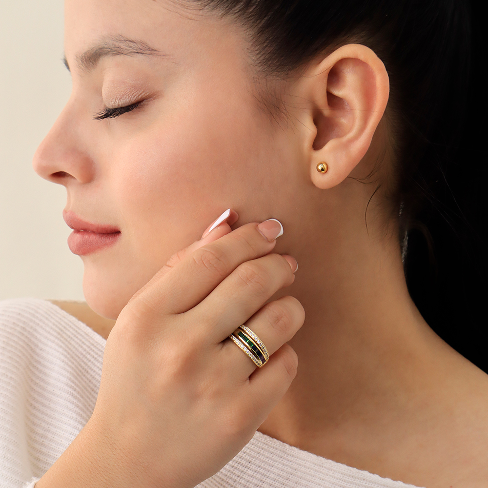 Anillo Multicolor/ En baño de oro 24k. Marca Brazz By Roel.