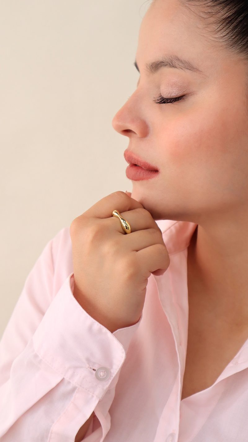 Anillo Liquid/ En baño de oro 24k. Marca Brazz By Roel.