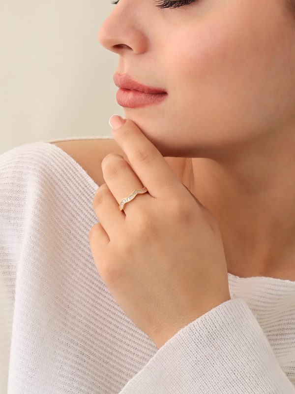 Anillo Micro-circón/ En baño de oro 24k. Marca Brazz By Roel.