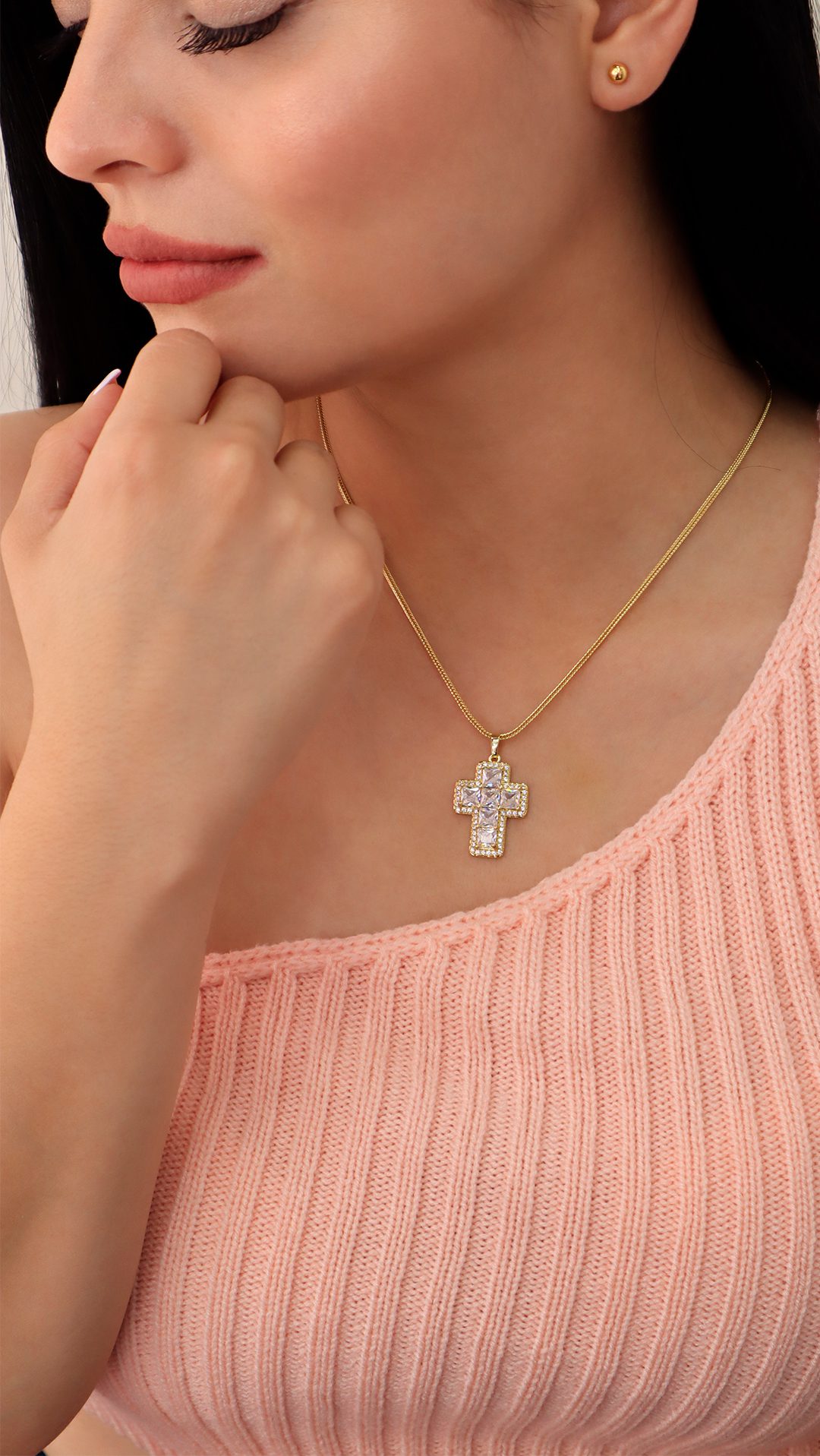 Cadena Cruz/ En baño de oro 24k. Marca Brazz By Roel.