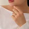 Anillo Micro-Circón/ En baño de oro 24k. Marca Brazz By Roel.