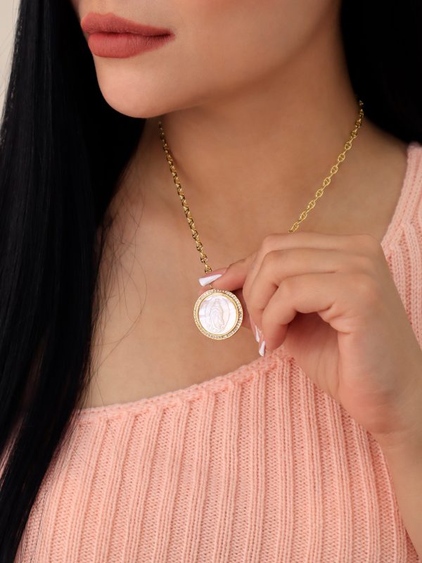 Collar Virgen Guadalupana/ En baño de oro 24k. Marca Brazz By Roel.