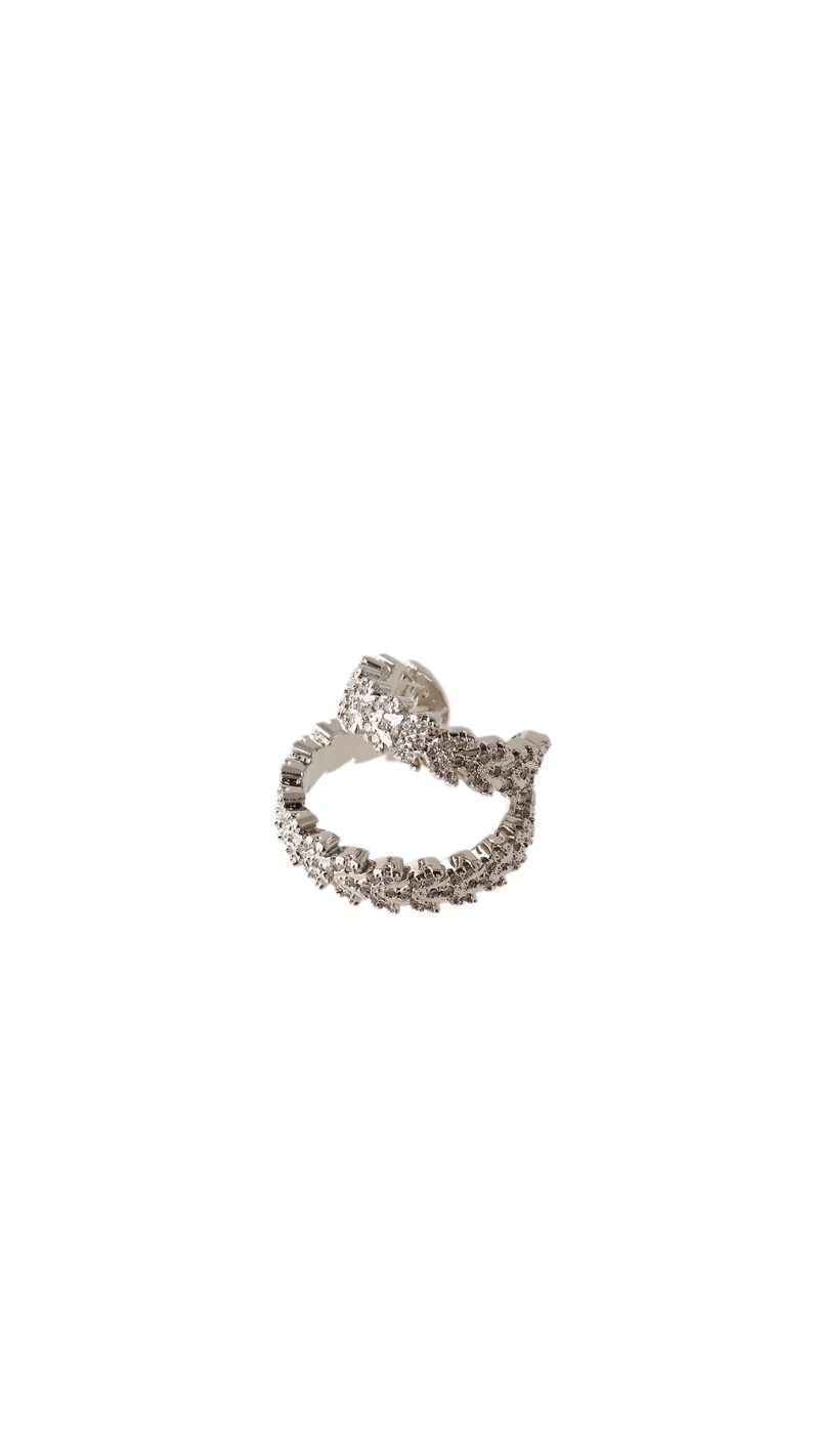 Earcuff Plateado/ En baño de oro 24k. Marca Brazz By Roel.