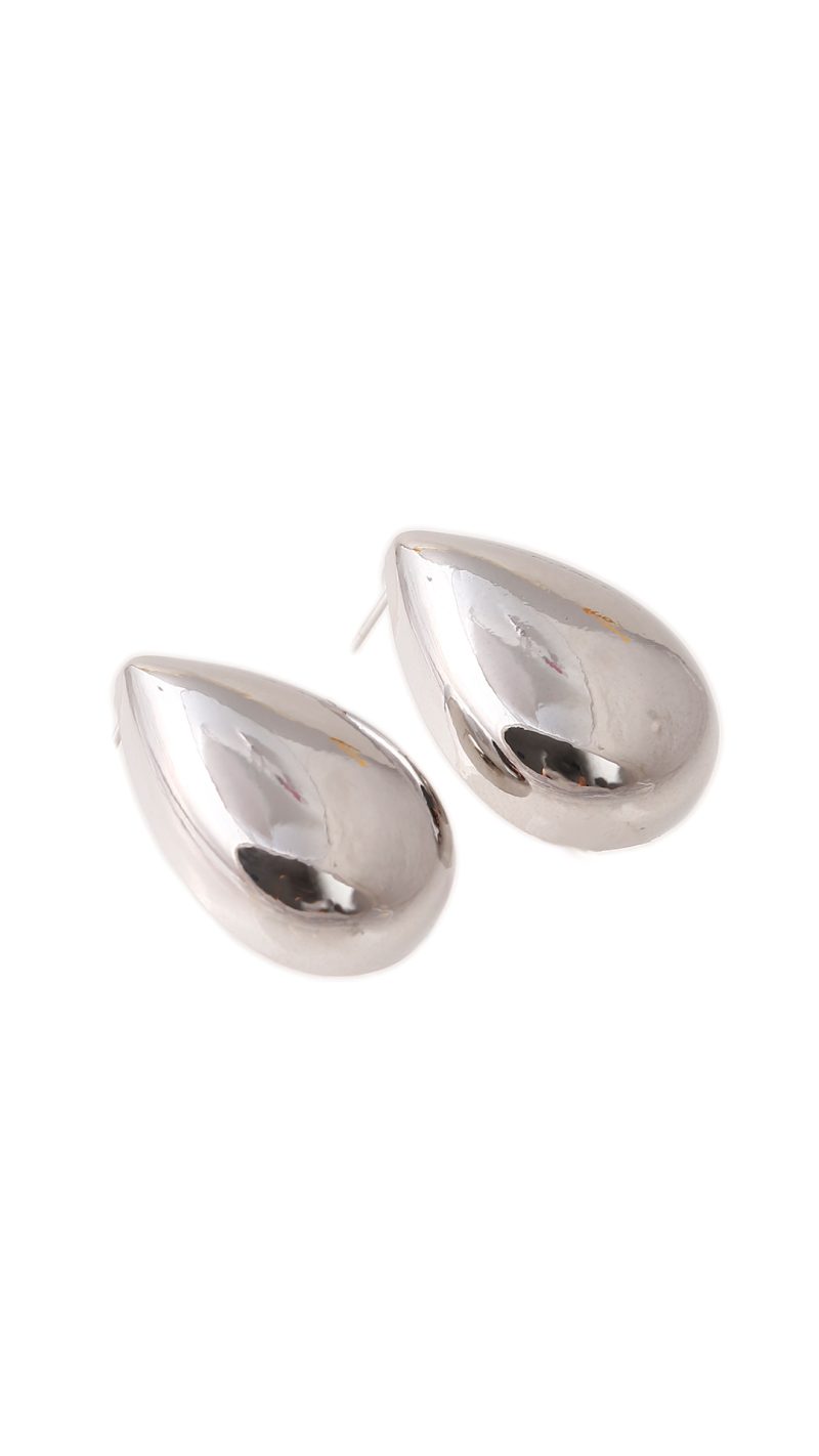 Arete Topo Plateado/ En baño de oro 24k. Marca Brazz By Roel.
