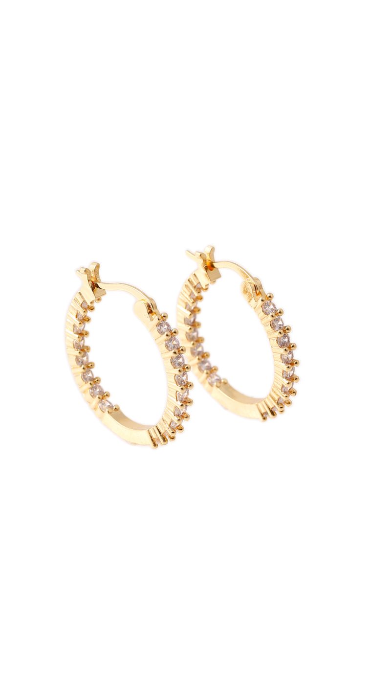 Candonga Con Circón/ En baño de oro 24k. Marca Brazz By Roel.