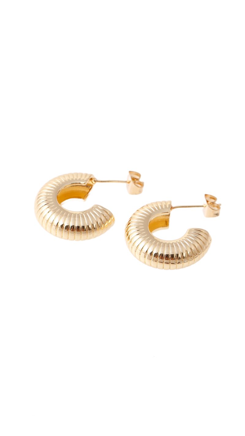 Arete dorado, en baño de oro 24k marca Brazz by Roel