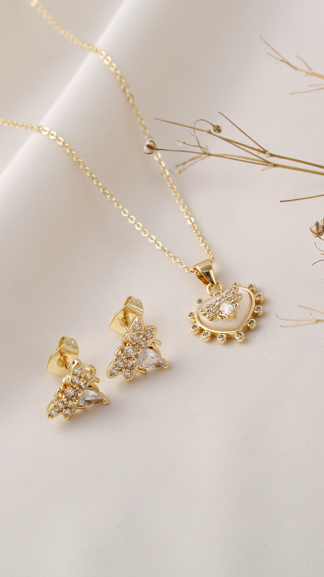 candonga_pulseras_gargantilla_goldfilled_orolaminado_banodeoro24k_tendencias_mayoristas_mayor_ventasalmayor_joyeria_accesorios_jewelry_negocio_emprendedor_anillos_dijes (41)