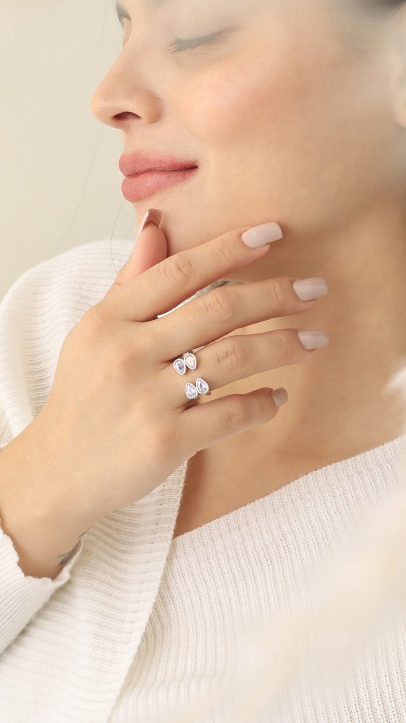 Anillo Armonía/ En baño de oro 24k. Marca Brazz By Roel.