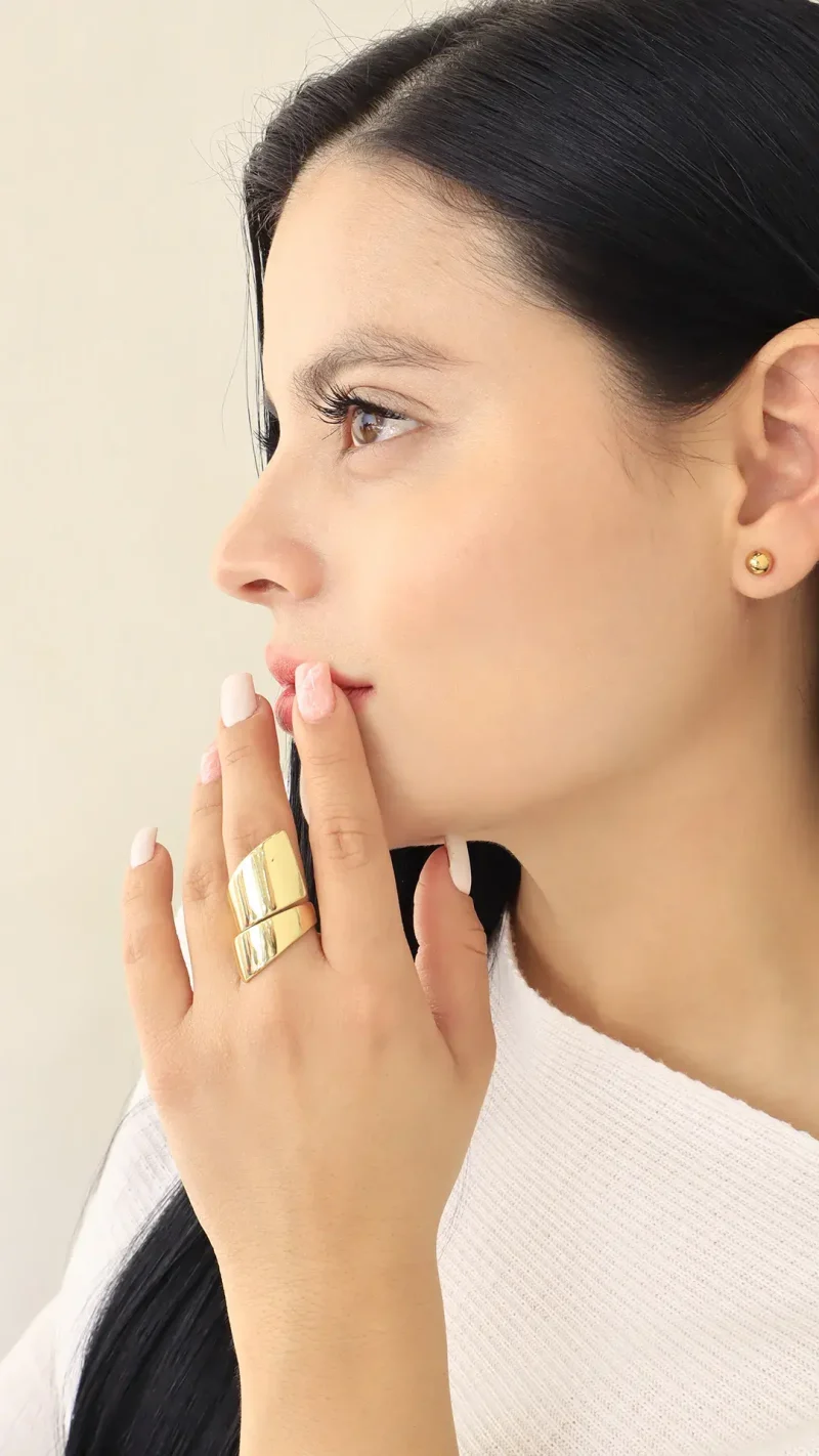 Anillo dorado, en baño de oro 24k marca Brazz by Roel