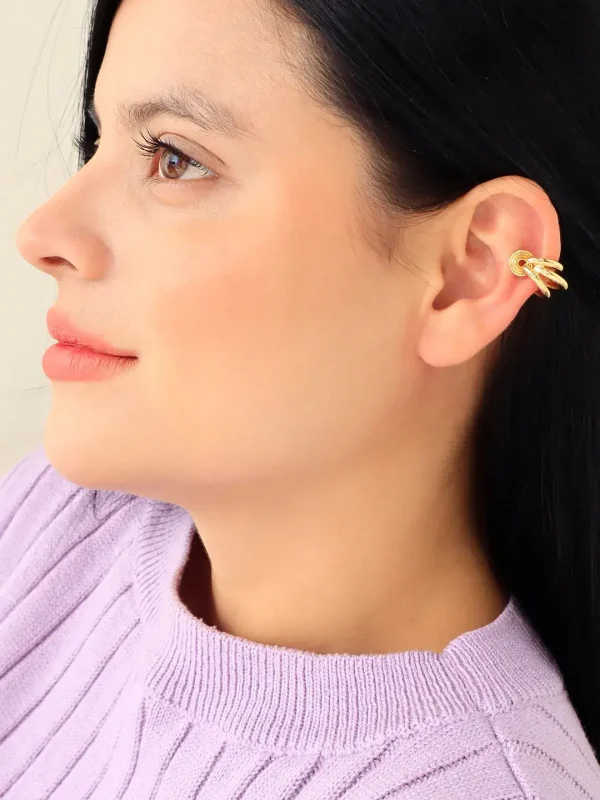 Earcuff dorado, en baño de oro 24k marca Brazz by Roel 