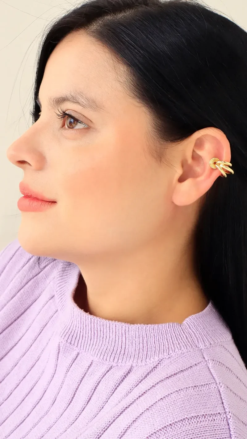 Earcuff dorado, en baño de oro 24k marca Brazz by Roel 