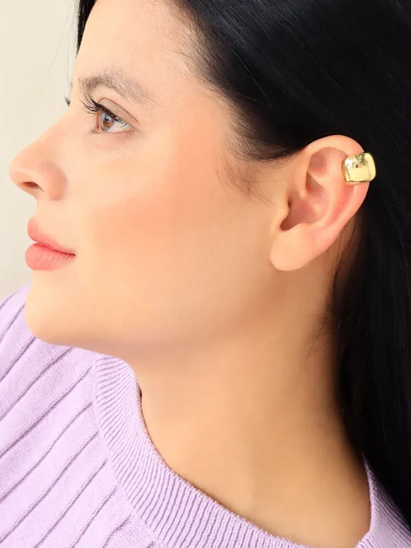 Earcuff dorado, en baño de oro 24k marca Brazz by Roel 