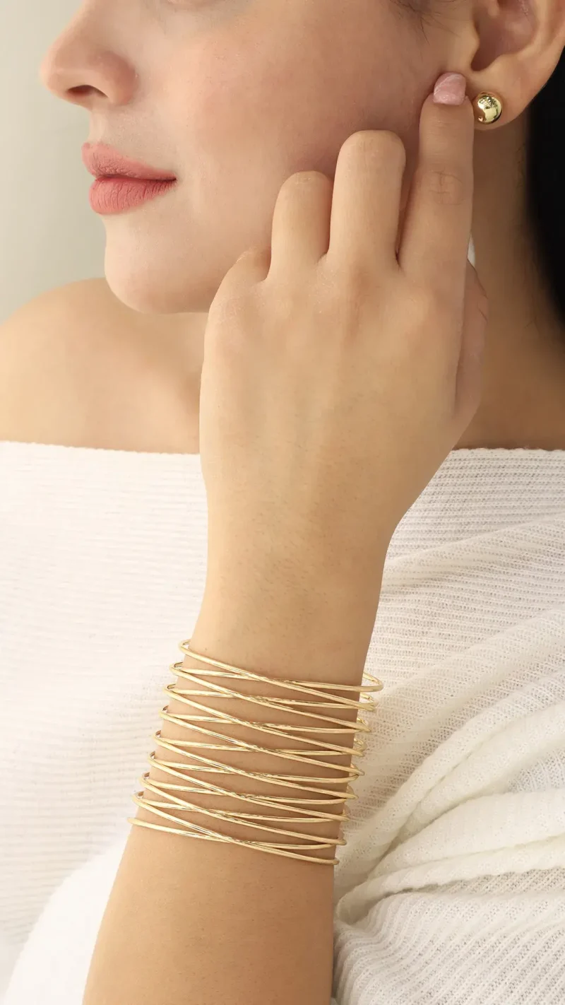 Brazalete dorado, en baño de oro 24k marca Brazz by Roel