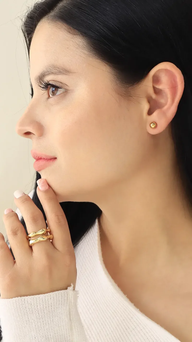 Anillo dorado, en baño de oro 24k marca Brazz by Roel