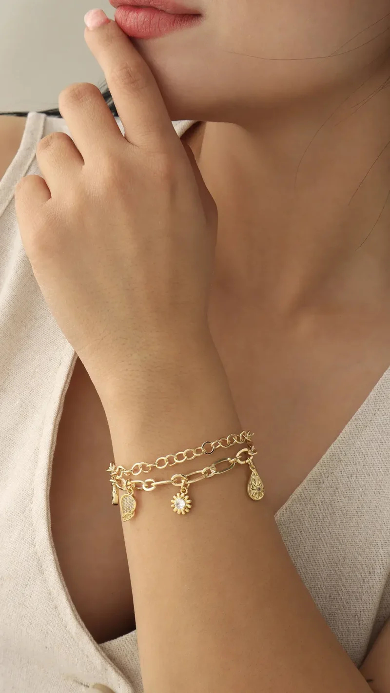 Pulsera dorada, en baño de oro 24k marca Brazz by Roel 