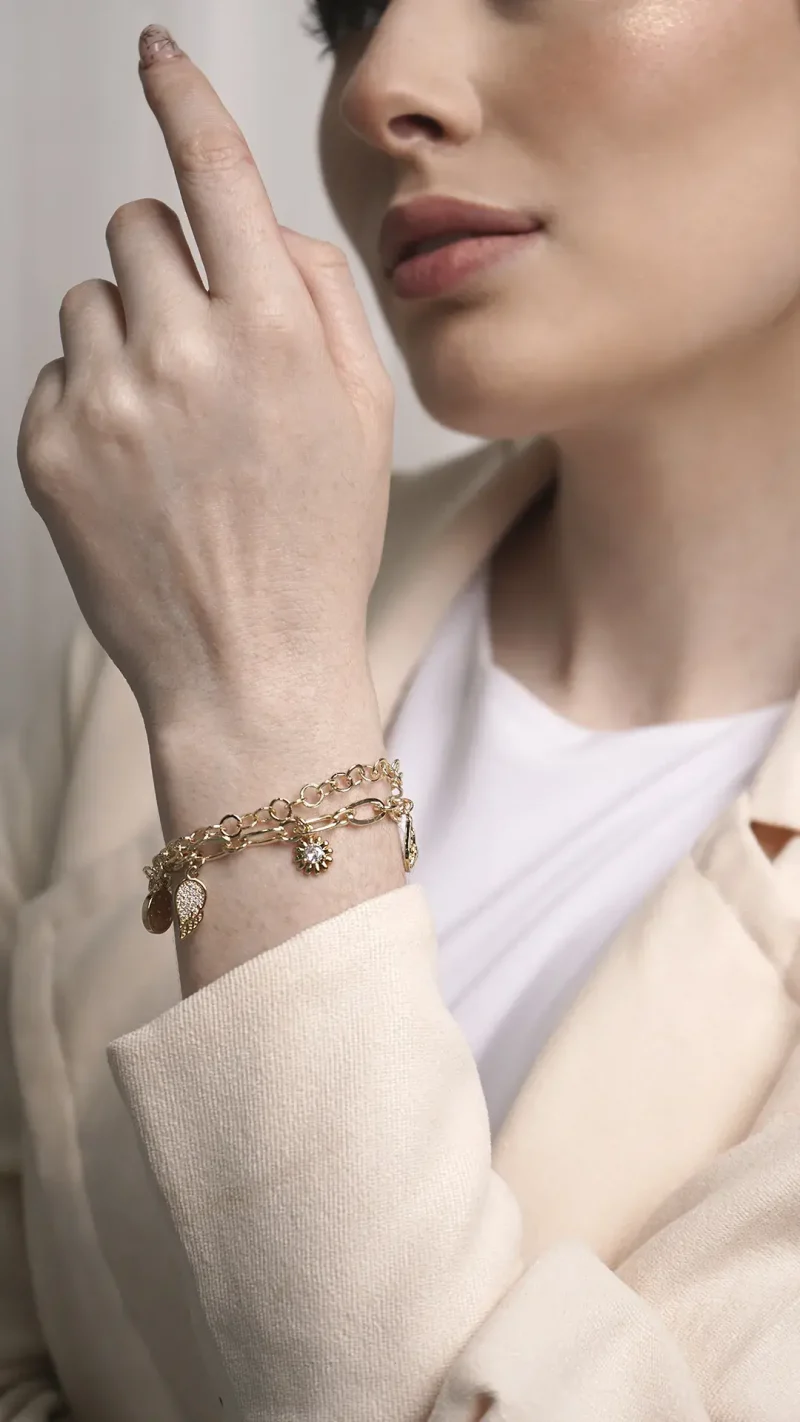Pulsera dorada, en baño de oro 24k marca Brazz by Roel 