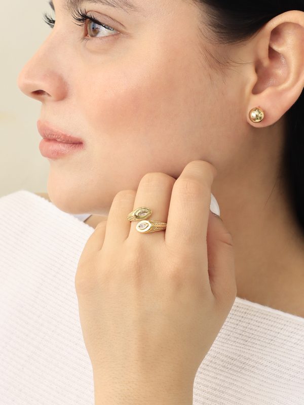 Anillo Dorado/ En baño de oro 24k. Marca Brazz By Roel.