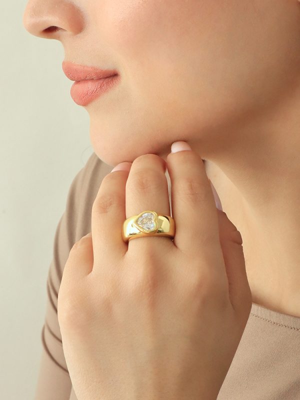 Anillo Corazón/ En baño de oro 24k. Marca Brazz By Roel