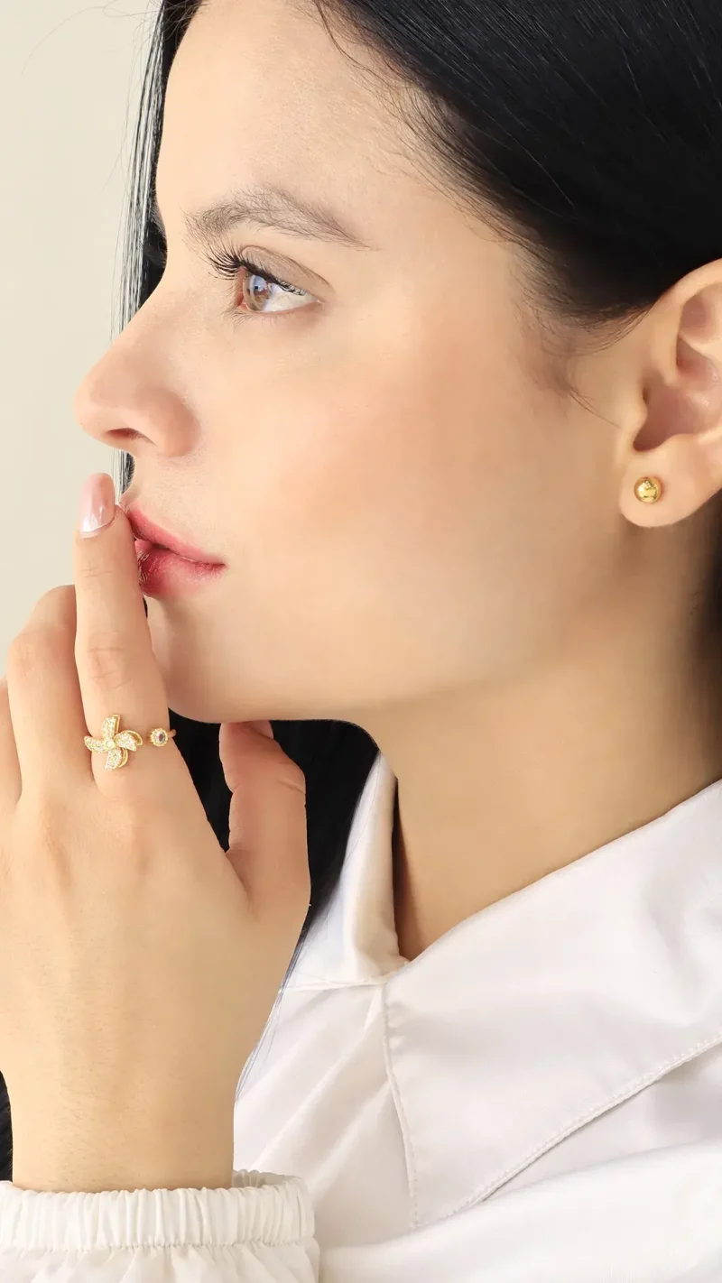 Anillo dorado, en baño de oro 24k marca Brazz by Roel