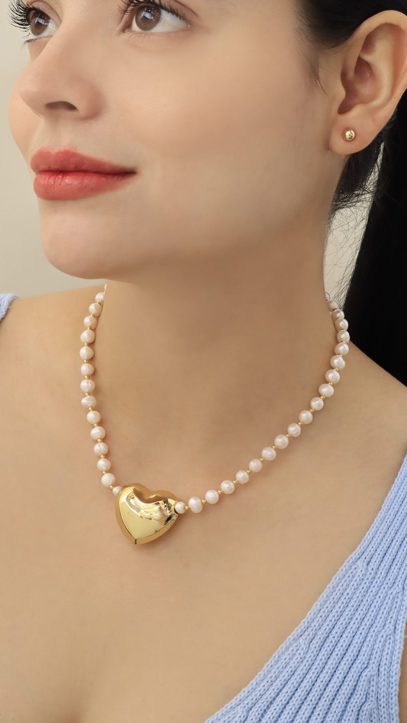 Gargantilla Corazón/ En baño de oro 24k. Marca Brazz By Roel.
