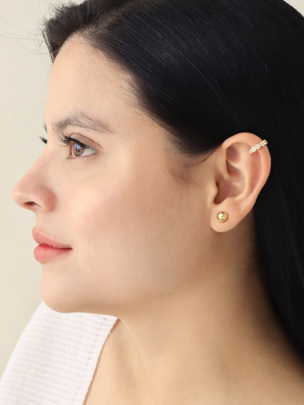 Earcuff Dorado/ En baño de oro 24k. Marca Brazz By Roel.