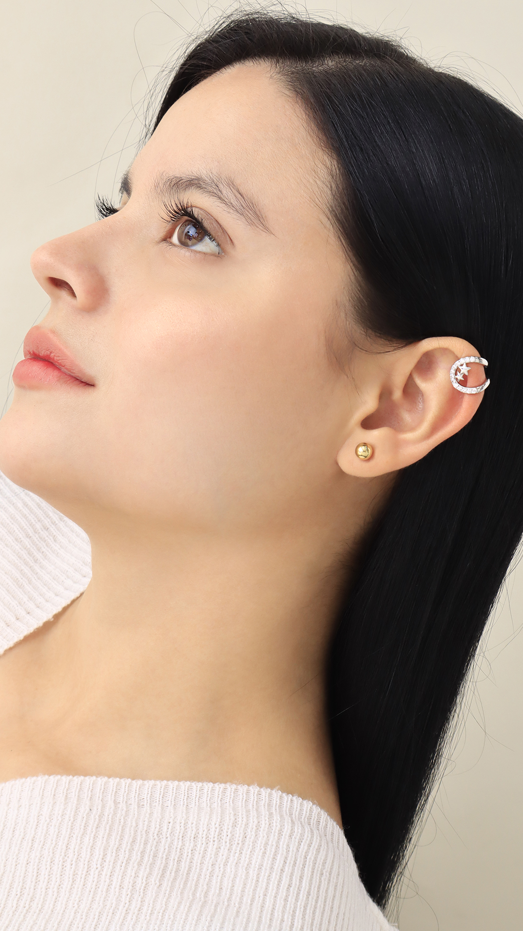 Earcuff Estrellas Plateado/ En baño de oro 24k.  Marca Barzz By Roel.