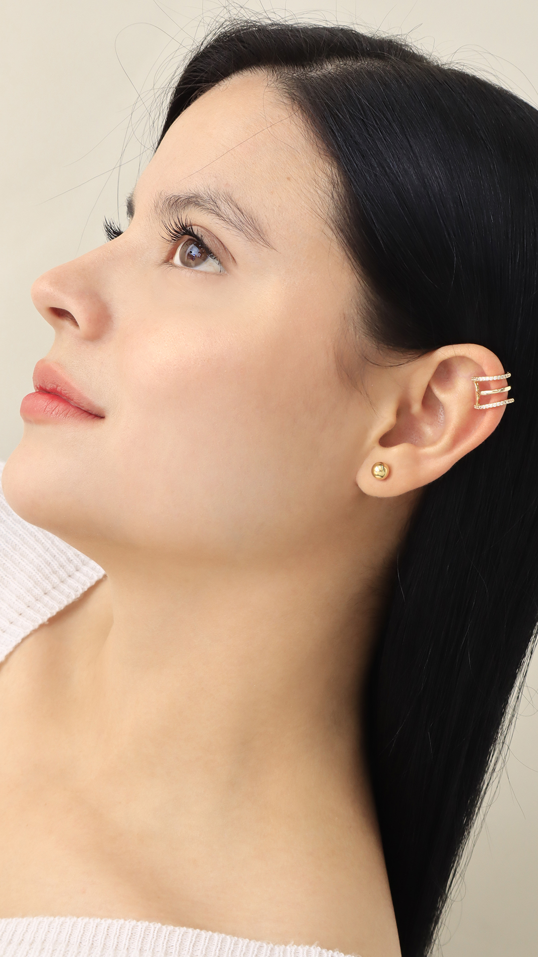 Earcuff Triple Dorado/ En baño de oro 24k. Marca Brazz By Roel.