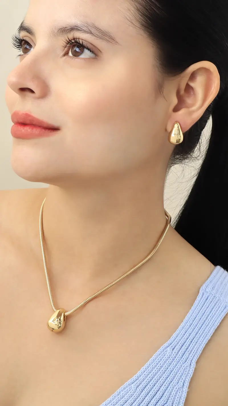 Juego dorado, en baño de oro 24k marca Brazz by Roel 