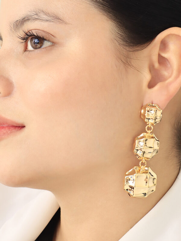 Arete Topo Dorado/ En baño de oro 24k. Marca Brazz By Roel.
