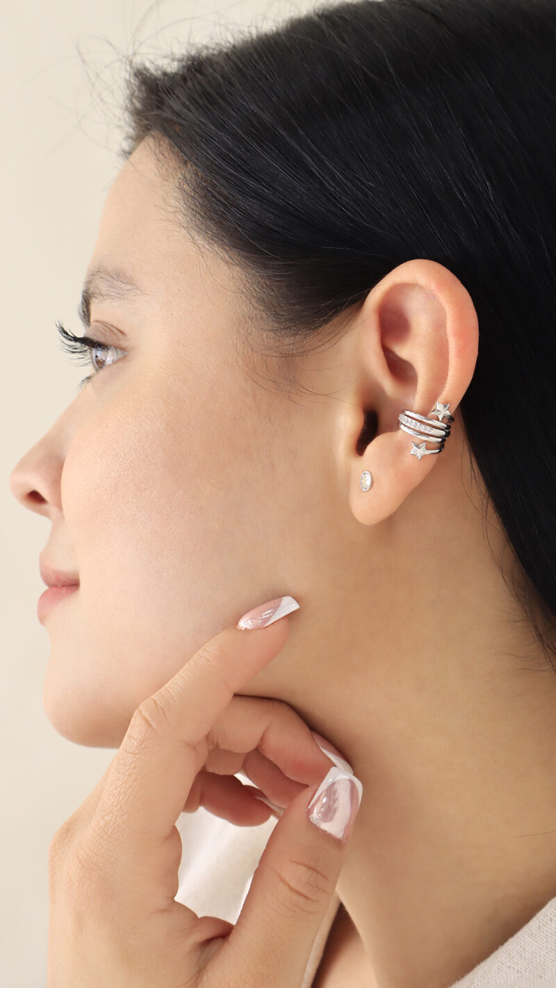 Earcuff Estrella Plateado/ En Baño De Oro 24k. Marca Brazz By Roel.