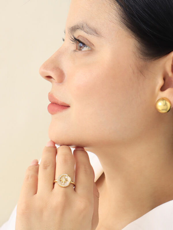 Anillo Ajustable/ En Baño De Oro 24k. Marca Brazz By Roel.