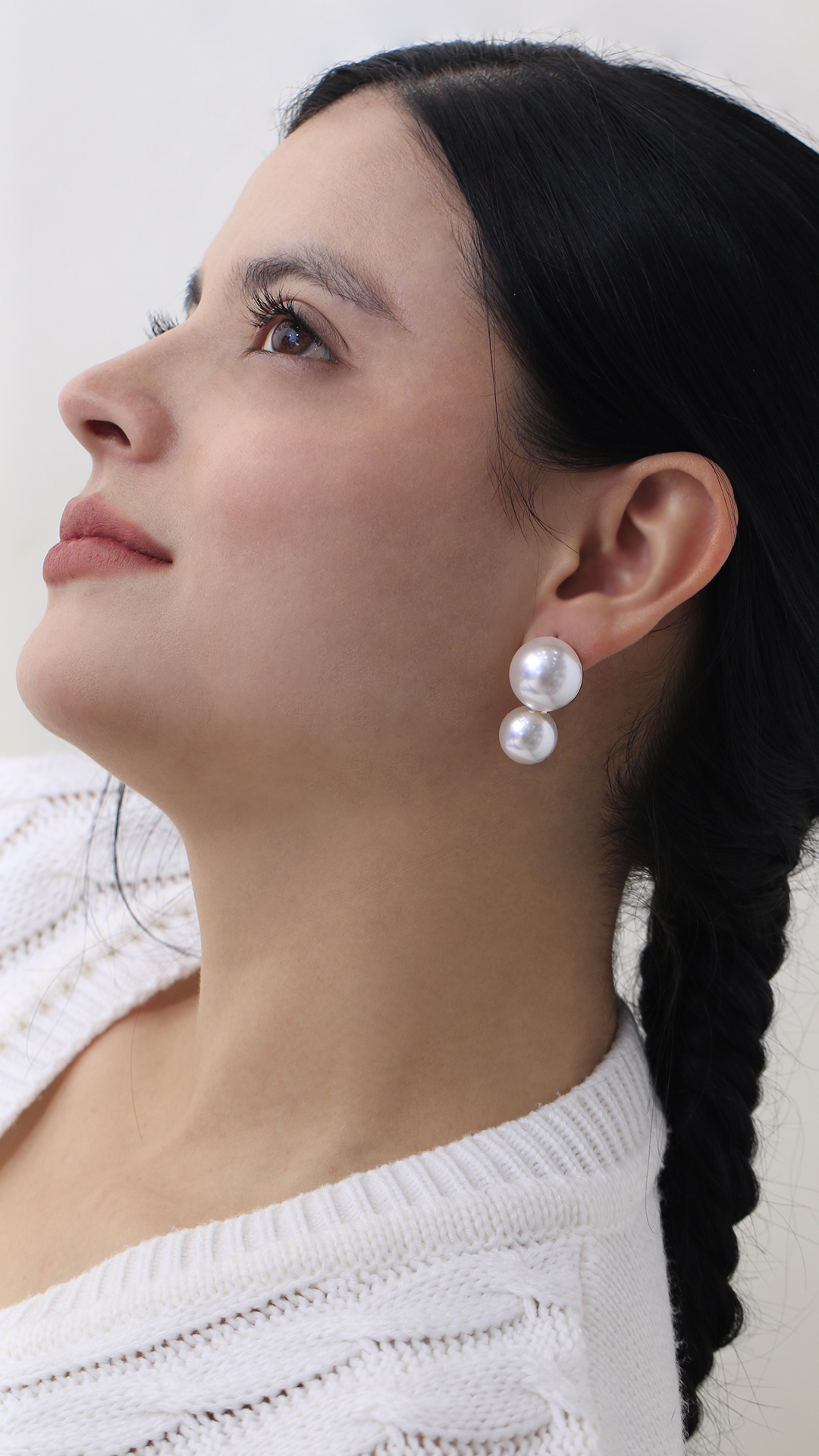 Arete Topo Perla/ En Baño De Oro 24k. Marca Brazz By Roel.