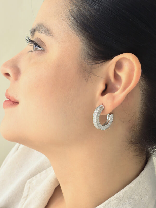 Candonga Con Microcircones/ En Baño De Oro 24k. Marca Brazz By Roel.
