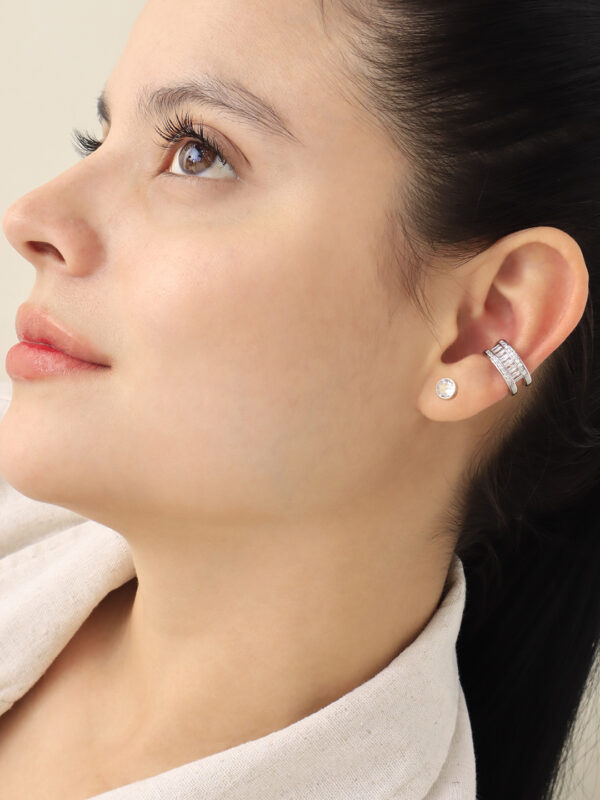 Earcuff Plateado/ En Baño De Oro 24k. Marca Brazz By Roel.