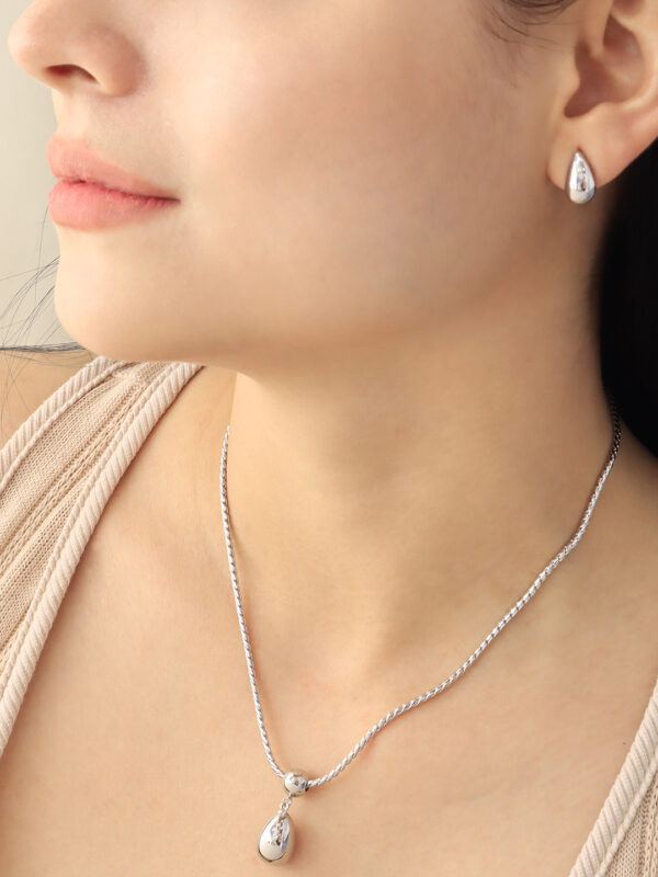 Juego Gota Plateado/ En Baño De Oro 24k. Marca Brazz By Roel.