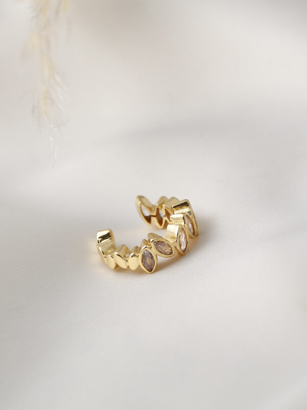 Earcuff Dorado/ En Baño De Oro 24k. Marca Brazz By Roel.